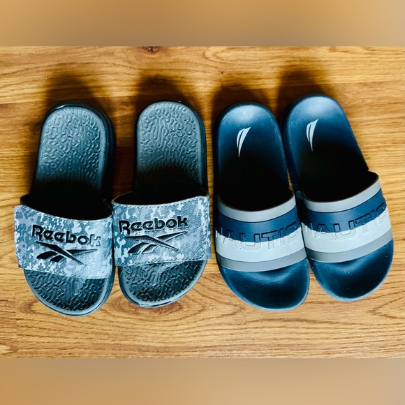 Two Pairs of Boy Slides Nautica + Reebok - Picture 4 of 5